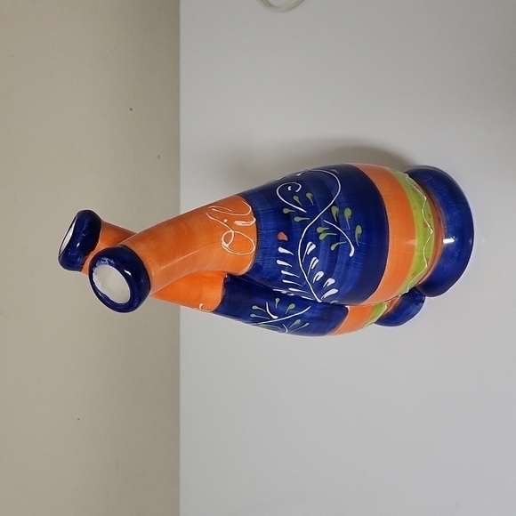 Ceramic hand painted  Vase made in spain  Unique Shape 8.5”x4.5” - Picture 2 of 14